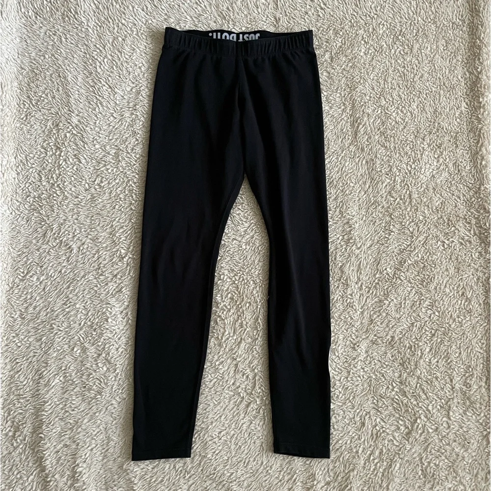 Nike Sportswear Essential High Rise Leggings - Picture 3 of 10